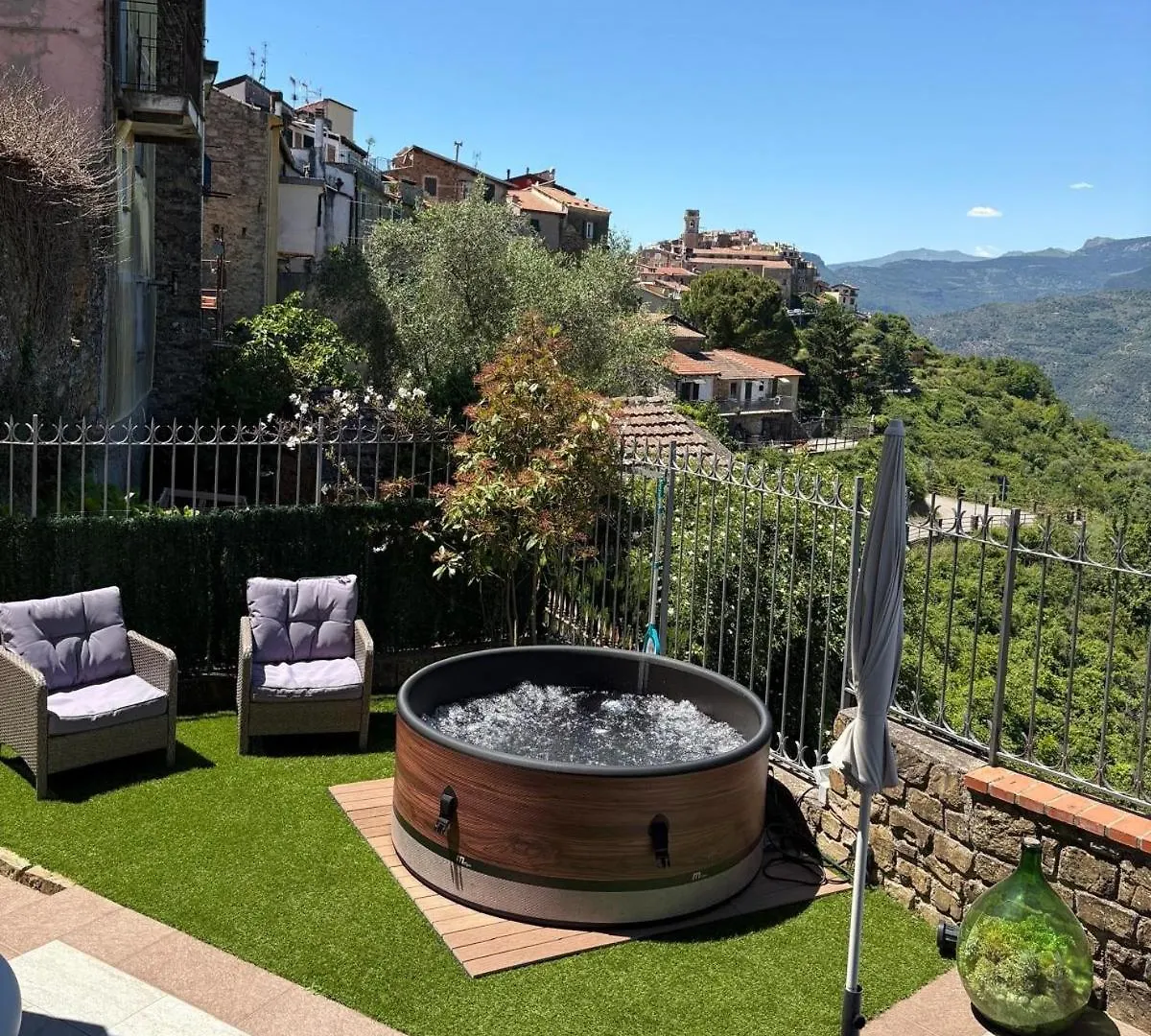 Il Piccolo Giardino Villa Perinaldo 0*,